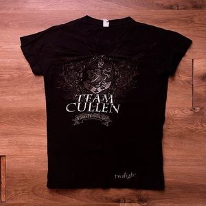 “twilight” black short-sleeve top